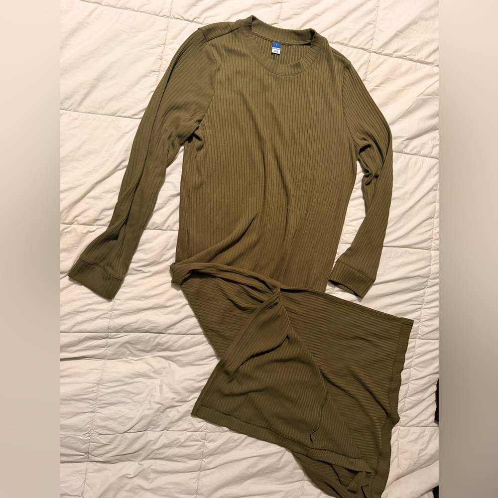 Old Navy Olive Ribbed Crewneck Midi Dress